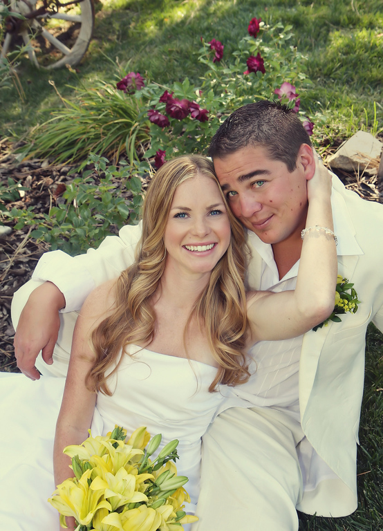 IMAGE: http://jwilsonphotography.smugmug.com/Weddings/Becky-and-Tarl/IMG489/711938766_Agnru-XL.jpg