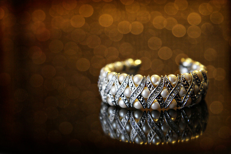 IMAGE: http://jwilsonphotography.smugmug.com/Weddings/Erika-and-Jon-Erik/023/1090107518_2sFNH-L.jpg