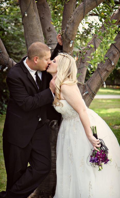 IMAGE: http://jwilsonphotography.smugmug.com/Weddings/Trisha-and-Jason/103/1209057413_5SNfY-XL.jpg